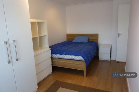 3 bedroom maisonette to rent, Outram Place, London, N1