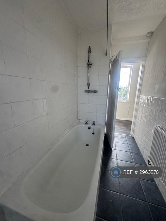 Hainault Road, London, E11 – pohled 4