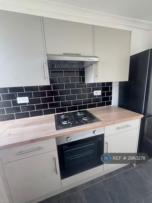 Hainault Road, London, E11 – pohled 5