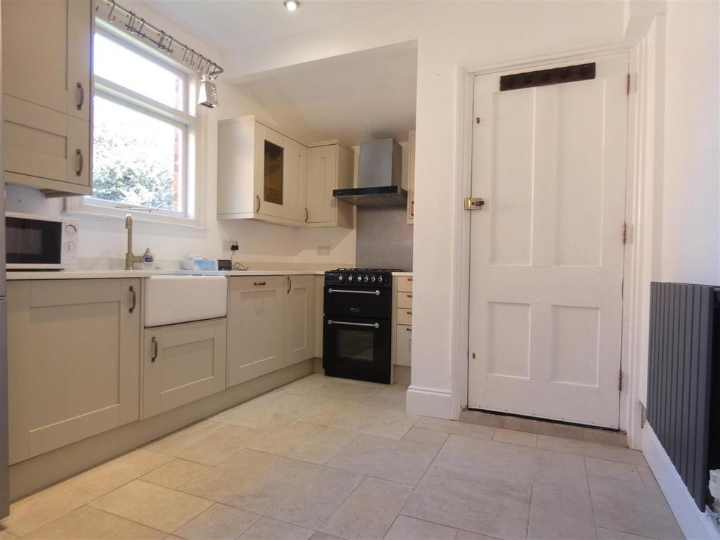 Apartment in Cambridge, Petersfield - View 3