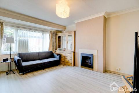 4 bedroom semi-detached house to rent, Percy Road, Kenilworth