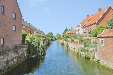 4 bedroom maisonette for sale, Mulberry Close, Norwich
