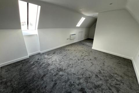 Studio to rent, Butterworth Street, Swindon