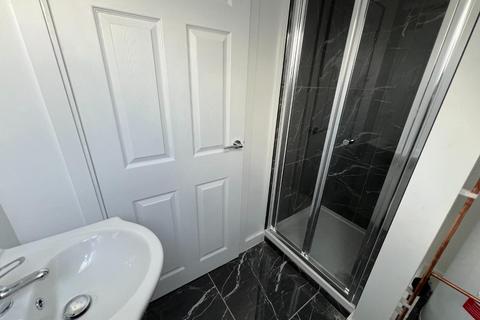 Studio to rent, Butterworth Street, Swindon