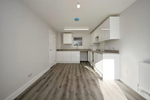 4 bedroom end of terrace house for sale, Meadow Way, Leighton Buzzard