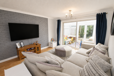 3 bedroom semi-detached house for sale, Hampton Drive