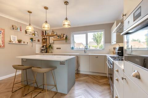 4 bedroom detached house for sale, Pentre Lane, Llantarnam, NP44