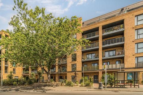 Kingston Road, New Malden KT3