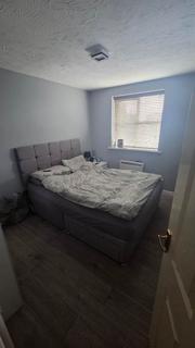 2 bedroom flat to rent, Lovegrove Drive, Slough SL2