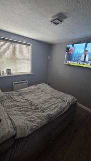 2 bedroom flat to rent, Lovegrove Drive, Slough SL2