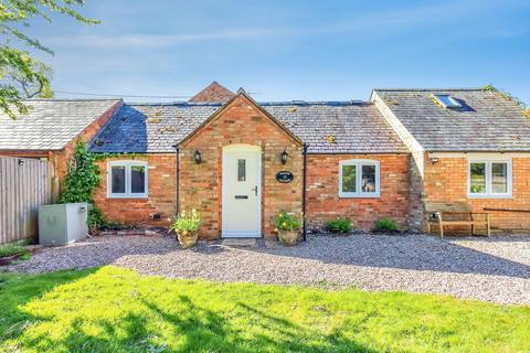 2 bedroom cottage to rent, Main Street, Leicester, LE7