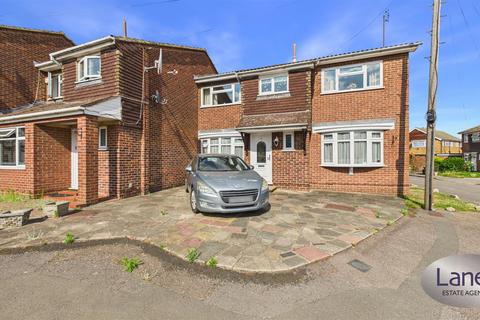 Farm Close, Cheshunt