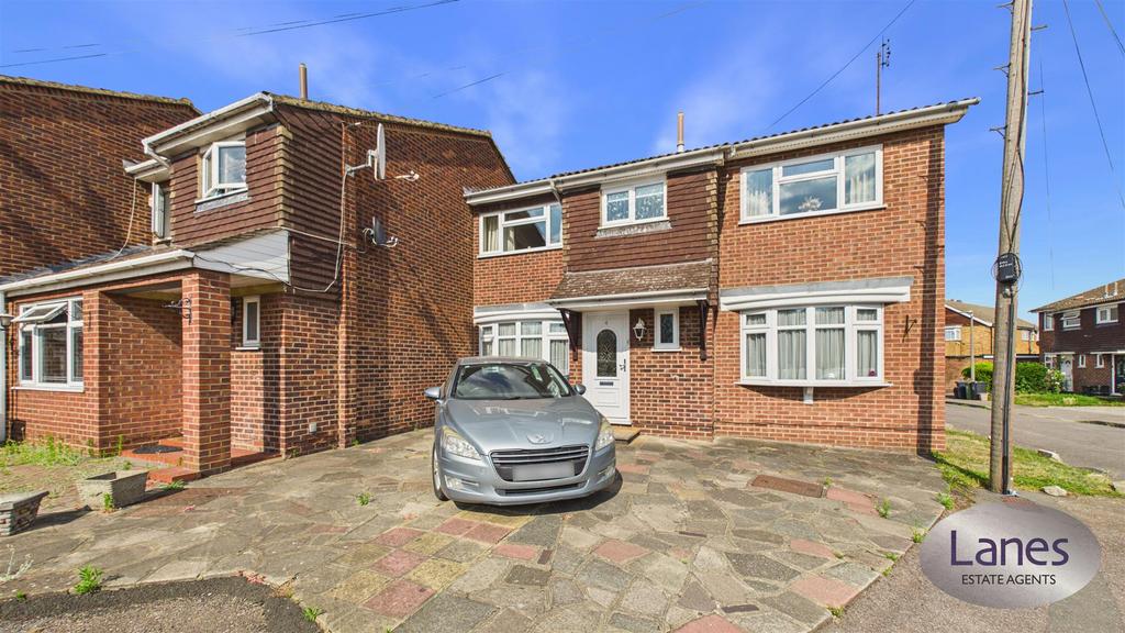 Detached house exterior, driveway