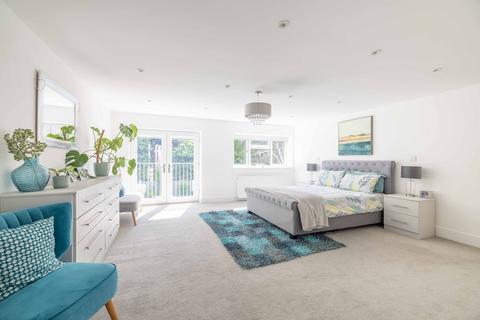 5 bedroom detached house for sale, Broom Hill, Stoke Poges SL2