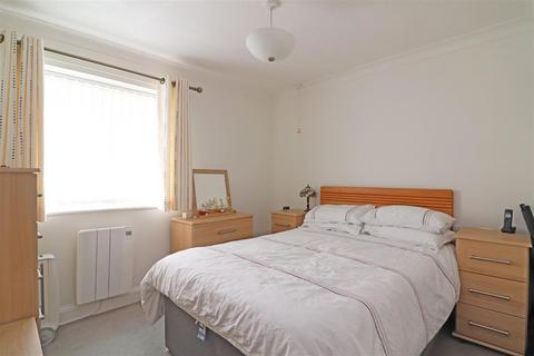 1 bedroom retirement property for sale, Wray Park Road, Reigate