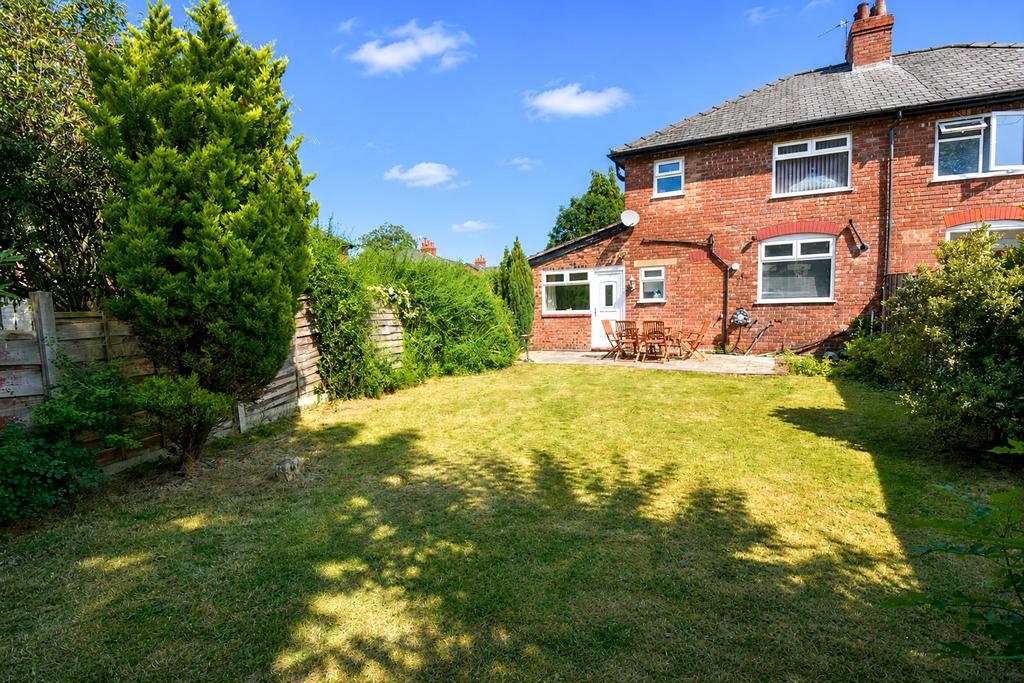 Central Drive, Urmston, M41 – pohled 4