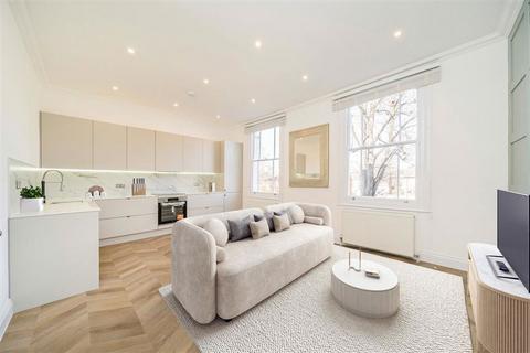 2 bedroom flat for sale, Effingham Road, London SE12