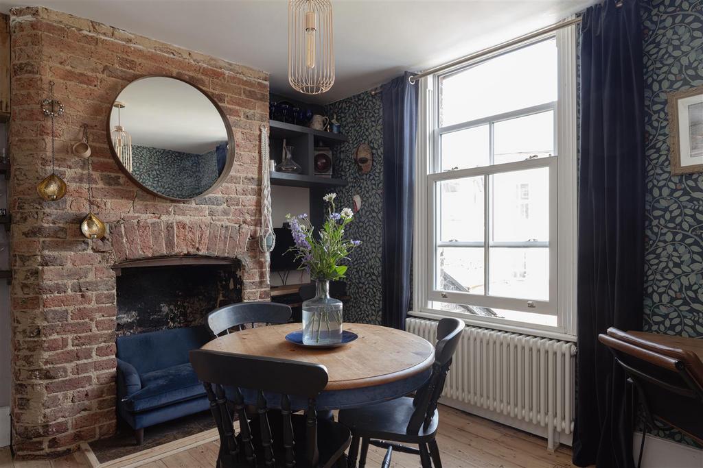 Dining room, fireplace