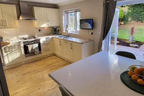 5 bedroom townhouse for sale, Brunswick Place, Heckmondwike WF16