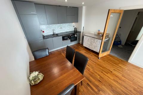 2 bedroom apartment to rent, William Jessop Way, Liverpool, L3