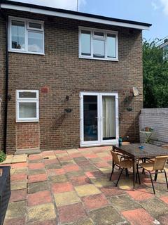 4 bedroom house to rent, Avis Square, Stepney, London, E1