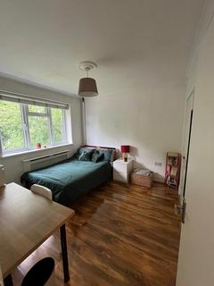 4 bedroom house to rent, Avis Square, Stepney, London, E1