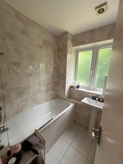 4 bedroom house to rent, Avis Square, Stepney, London, E1