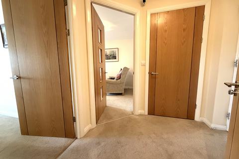 1 bedroom flat for sale, Woodgrove Court, Hazel Grove, SK7