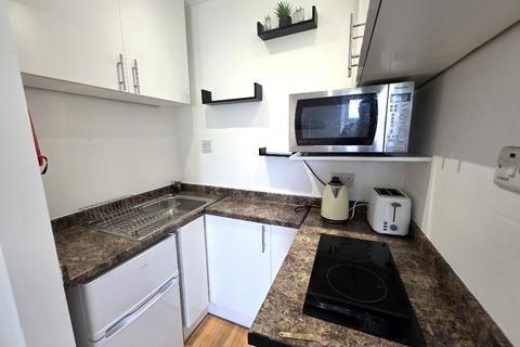 Studio to rent, Holburn Street, City Centre, Aberdeen, AB10