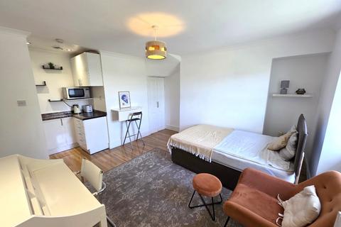 Studio to rent, Holburn Street, City Centre, Aberdeen, AB10