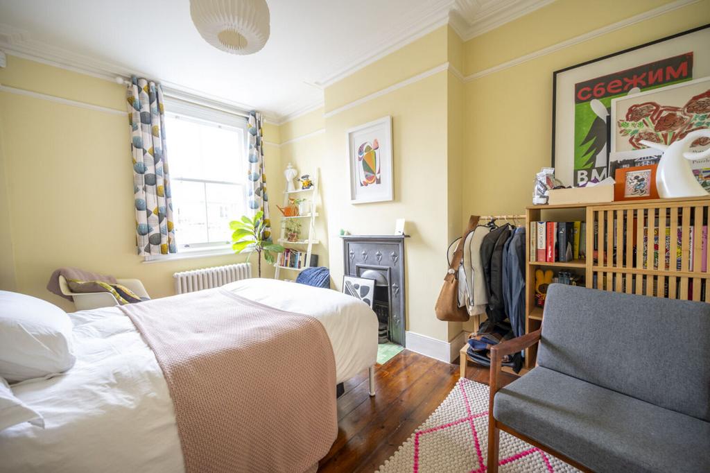 Bedroom, fireplace