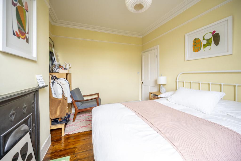 Bedroom, fireplace