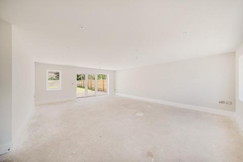 undefined, Andrews Drive, Marshfield SN14