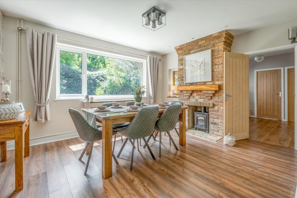 Dining room, fireplace