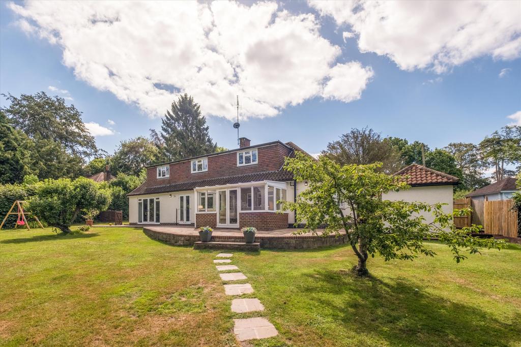Detached house exterior, garden