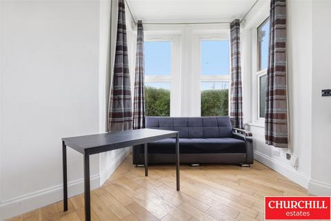 2 bedroom flat to rent, Hollybush Hill, Wanstead