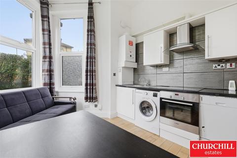 2 bedroom flat to rent, Hollybush Hill, Wanstead