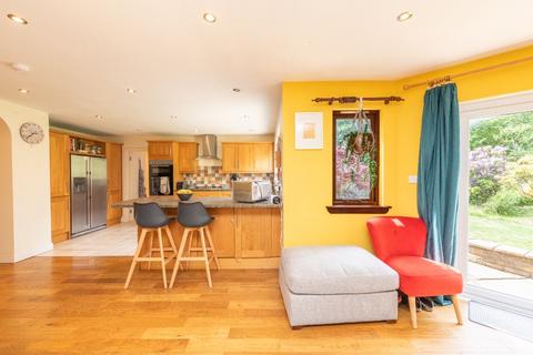4 bedroom semi-detached house to rent, Corstorphine Park Gardens, Corstorphine, Edinburgh, EH12