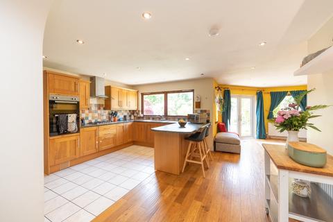 4 bedroom semi-detached house to rent, Corstorphine Park Gardens, Corstorphine, Edinburgh, EH12