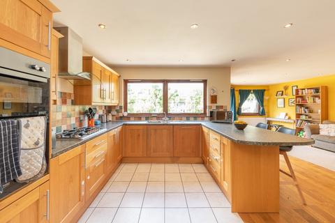 4 bedroom semi-detached house to rent, Corstorphine Park Gardens, Corstorphine, Edinburgh, EH12