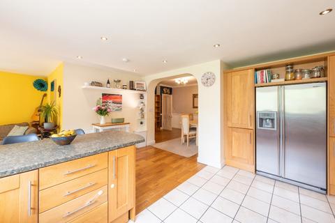 4 bedroom semi-detached house to rent, Corstorphine Park Gardens, Corstorphine, Edinburgh, EH12