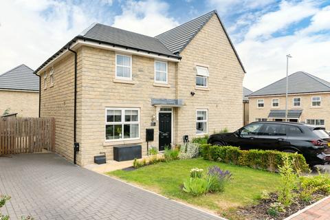 3 bedroom semi-detached house for sale - Bowland Close, Honley, HD9