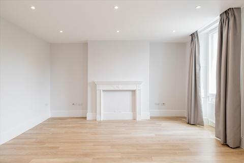 Studio to rent, Sloane Street, London SW1X