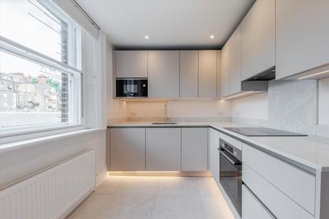 Studio to rent, Sloane Street, London SW1X