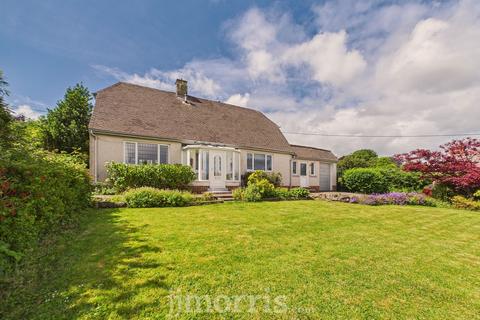 3 bedroom detached bungalow for sale, Verona, 14 Plas-y-Fron, Fishguard, SA65 9LP
