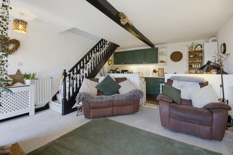 2 bedroom end of terrace house for sale, 182 LONGWOOD GATE, LONGWOOD, HUDDERSFIELD