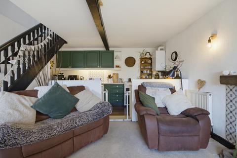 2 bedroom end of terrace house for sale, 182 LONGWOOD GATE, LONGWOOD, HUDDERSFIELD