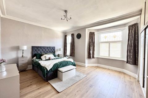 3 bedroom terraced house for sale, Dentons Green Lane, Dentons Green