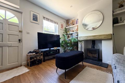 2 bedroom terraced house to rent, Savery Row, Taunton