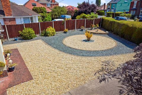 2 bedroom detached bungalow for sale, Shireoaks Common, Shireoaks, S81